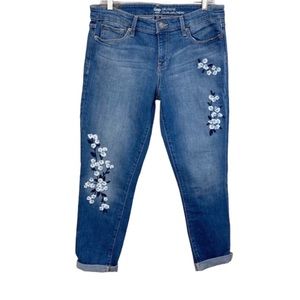 Gap Girlfriend Floral Embroidered Denim
Blue Jeans Womens size 8